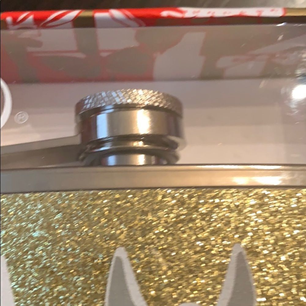 Holiday Flask - Picture 3 of 4